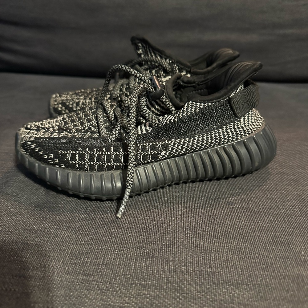 Boys Yeezy Boost